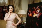 Дита фон Тиз (Dita von Teese) US Debut of The 'Be Cointreaversial' Show @ The Ritz Carlton in NYC - 18xHQ 0b84f8377713581