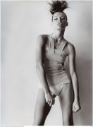 Милла Йовович (Milla Jovovich) фото Mario Testino, 2003 (3xHQ) 962e59380708206