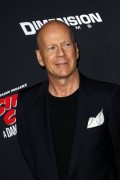 Брюс Уиллис (Bruce Willis) Sin City A Dame to Kill For Premiere, TCL Chinese Theater, 2014 - 70xHQ 029f97381275074