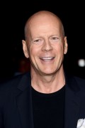 Брюс Уиллис (Bruce Willis) Sin City A Dame to Kill For Premiere, TCL Chinese Theater, 2014 - 70xHQ 23eb73381274611