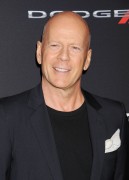 Брюс Уиллис (Bruce Willis) Sin City A Dame to Kill For Premiere, TCL Chinese Theater, 2014 - 70xHQ 391a12381274886