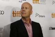 Брюс Уиллис (Bruce Willis) Looper Premiere during the 2012 Toronto International Film Festival in Toronto,06.09.2012 - 40xHQ 3ef1c7381288758
