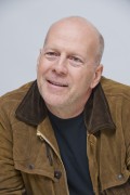 Брюс Уиллис (Bruce Willis) A Good Day to Die Hard Press Conference (Los Angeles, 02.02.2013) 45b283381284924