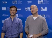 Брюс Уиллис (Bruce Willis) Looper Press Conference during the 2012 Toronto International Film Festival in Toronto,06.09.2012 - 41xHQ B616c6381288335