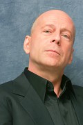 Брюс Уиллис (Bruce Willis)  Live Free or Die Hard press conference (Los Angeles, June 1, 2007) Eb15cd381921209