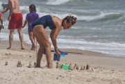 Сара Джессика Паркер (Sarah Jessica Parker) on the beach in Montauk, 17.08.2014 (29xHQ) 034338387413229