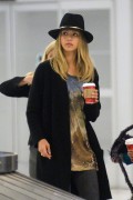 Джессика Альба (Jessica Alba) Arrives at JFK Airport in New York, 09.12.2014 (7xHQ) Ceb560387412363