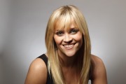 Риз Уизерспун (Reese Witherspoon) This Means War Portraits by Danny Moloshok,03.02.12 (117xHQ) 9427ae390019550