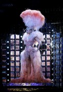 Кайли Миноуг (Kylie Minogue) Showgirl Homecoming Tour (25xHQ) 4cbfc5390111487