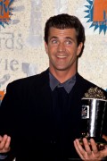 Мэл Гибсон (Mel Gibson) MTV Movie Awards - September 7, 1993 (MQ) A5128b390672140