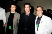 Мэл Гибсон (Mel Gibson) MTV Movie Awards - September 7, 1993 (MQ) B98a2f390672022