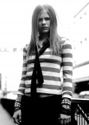 Аврил Лавин (Avril Lavigne) Renaud Corlouer Photoshoot, 2002 (8xHQ) 82529a393688814