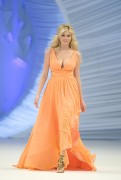 Кейт Аптон (Kate Upton) walking the runway at Liverpool Fashion Fest AW 2012 in Mexico City, 01.03.2012 (48xHQ) 0fd8c0393942318