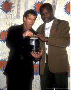 Мэл Гибсон (Mel Gibson) MTV Movie Awards - September 7, 1993 (MQ) 5894d7395634881