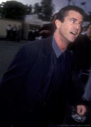 Мэл Гибсон (Mel Gibson) MTV Movie Awards - September 7, 1993 (MQ) 8f1aef395634853