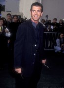 Мэл Гибсон (Mel Gibson) MTV Movie Awards - September 7, 1993 (MQ) Fc2b6a395634854