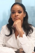 Рианна (Rihanna) Home Press Conference, Mandarin Oriental Hotel, New York City, 3.14.2015 (53xHQ) (4xHQ) 993257398648200