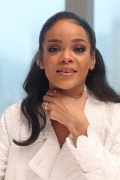 Рианна (Rihanna) Home Press Conference, Mandarin Oriental Hotel, New York City, 3.14.2015 (53xHQ) (4xHQ) B8e5a3398647968