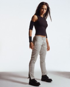 http://thumbnails109.imagebam.com/40033/f335cb400327817.jpg
