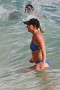 Бритни Спирс (Britney Spears) Wearing a Bikini in Hawaii, 26.03.15 (93xHQ) 58c0f4400432437