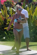 Бритни Спирс (Britney Spears) Wearing a Bikini in Hawaii, 26.03.15 (93xHQ) 878046400432687