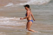 Бритни Спирс (Britney Spears) Wearing a Bikini in Hawaii, 26.03.15 (93xHQ) B6df6c400432507