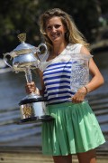 Виктория Азаренко (Victoria Azarenka) Australian Open Champion Photocall (Melbourne, 29.01.2012) (60xHQ) 22bfee519771047