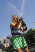 Виктория Азаренко (Victoria Azarenka) Australian Open Champion Photocall (Melbourne, 29.01.2012) (60xHQ) F37fe6519770373