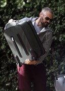 Brian Austin Green picks up luggage in Los Angeles, California on November 27, 2016